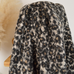 tissu bouclette effet laine motif léopard beige noir écru