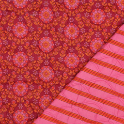Voile de coton matelassée motif fleurs et rayures rose et bordeaux