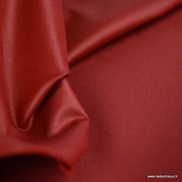 Tissu polycoton déperlant laqué, rouge bigarreau.