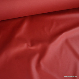 Tissu polycoton déperlant laqué, rouge bigarreau.