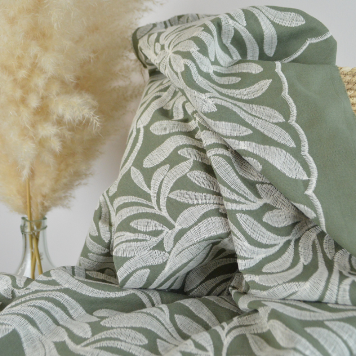 Tissu viscose lin brodé & festonné - Vert