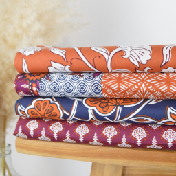 Tissu indien en voile de coton Raghil – Motif floral fond Camel