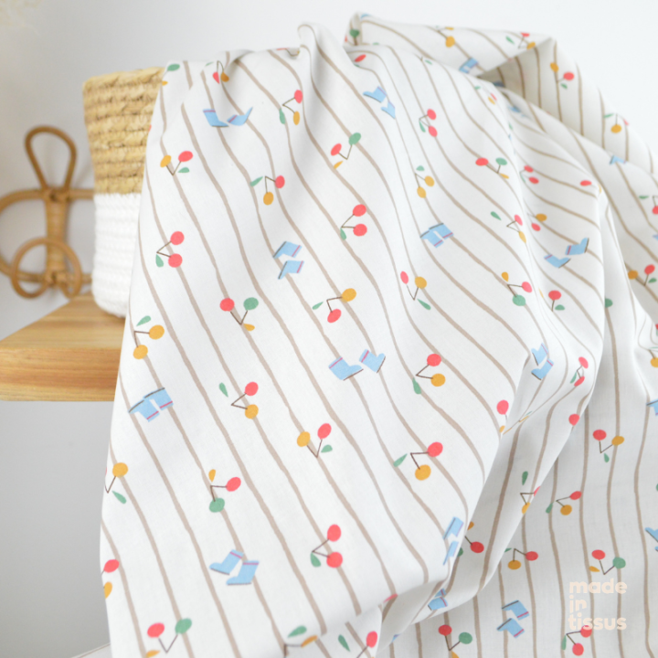 Tissu cretonne coton Patati motif cerises et bottes fond à rayures - OEKO TEX