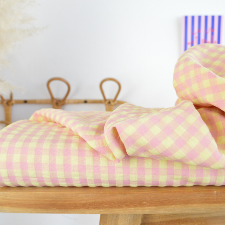 Tissu seersucker Vichy grands carreaux rose et jaune pâle