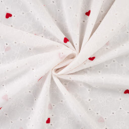 Tissu broderie anglaise brodé coeurs rouges fond blanc