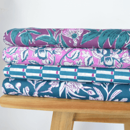 Tissu Block print Indien Churu – Motif fleurs fond rose