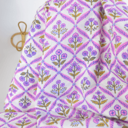 Tissu Block print Indien Mandawa – Motif fleurs lilas et blanc