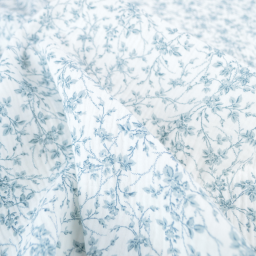 Double gaze de coton Bio & OEKO TEX Jeannine motifs fleurs bleues Bridgerton
