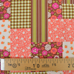 Tissu Cretonne de Coton Suzie motif patchwork fleurs cacao et rose