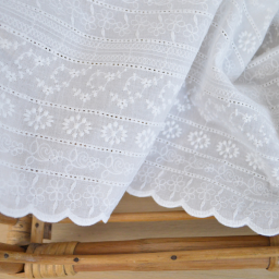 Tissu broderie anglaise festonnée - Enguerrand