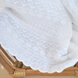 Tissu broderie anglaise festonnée - Enguerrand