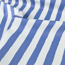 Tissu imperméable type ciré à rayures larges bleues et blanches