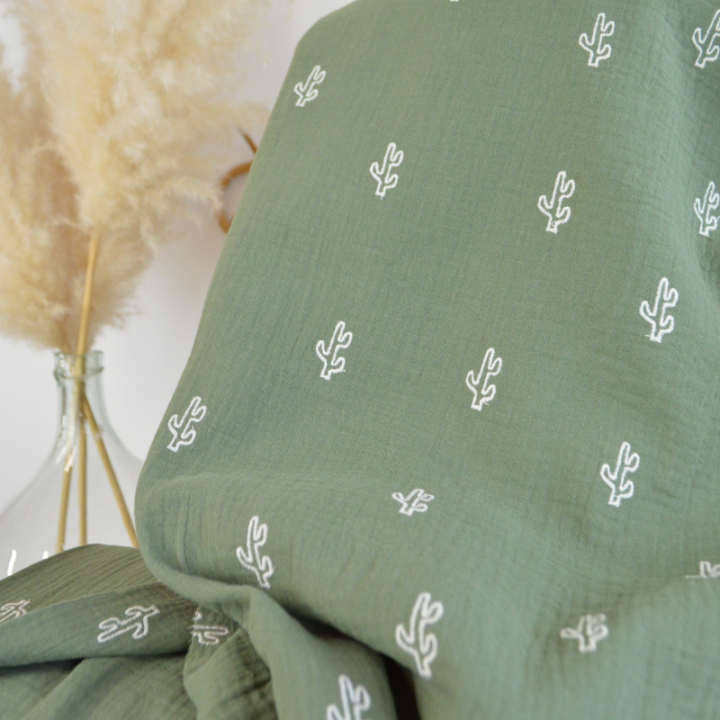 Tissu Double gaze brodée Cactus fond kaki - OEKO TEX