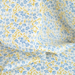 Tissu popeline de coton Poppy – motif fleurs bleues et ocre