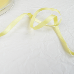 Ruban satin jaune clair - 6 mm