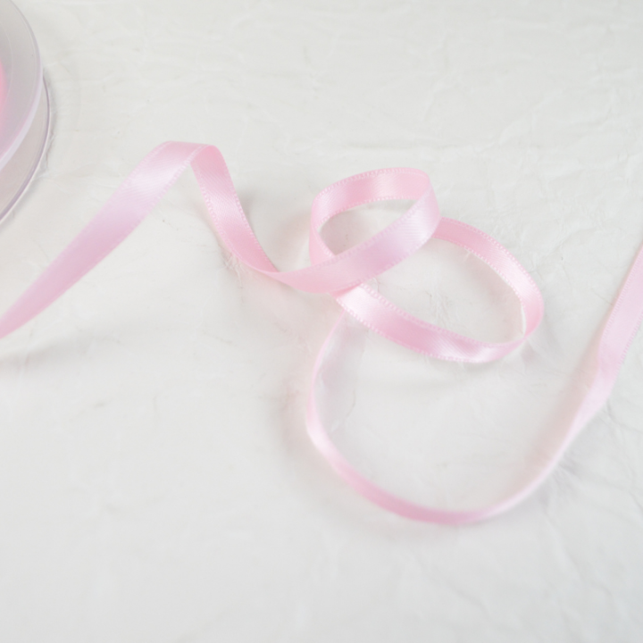 Ruban satin rosa pâle - 6 mm