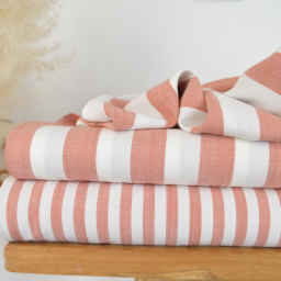 Tissu viscose tissé teinte à rayures fines marsala
