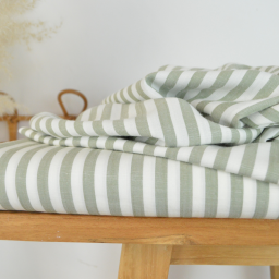 Tissu viscose tissé teinte à rayures fines vert sauge