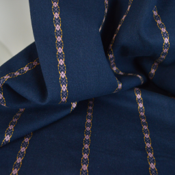 Voile de coton à rayures fines jacquard bleu marine