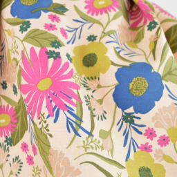 Tissu canva Loricette type bachette motif fleurs bleues et roses fond écru