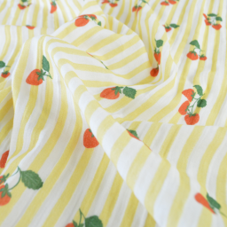 Tissu double gaze de coton Gariguette motif fraises et rayures jaunes