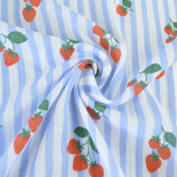 Tissu double gaze de coton Gariguette motif fraises et rayures bleues