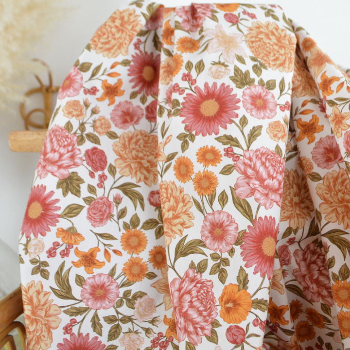 Tissu Popeline de coton Elisabeth motif fleurs rose et abricot - OEKO TEX