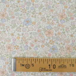 Tissu popeline Théophile fleurs roses et bleues fond blanc cassé