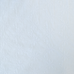 Tissu voile de coton brodé Léandro motif fleurs fond blanc