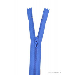 Fermeture éclair en nylon. H 10 cm. col 540 Bleu Drapeau