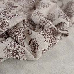 1 coupon de 2m50- Tissu Sweat Poppy - Motif Paisley marron fond écru