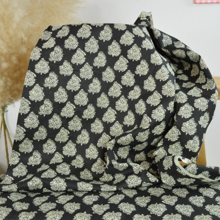 Tissu Indien Block Print Bhujodi fond noir