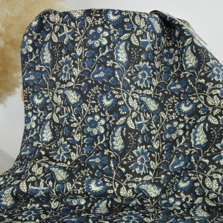 Tissu Indien Block Print Balaram motif fleurs fond noir