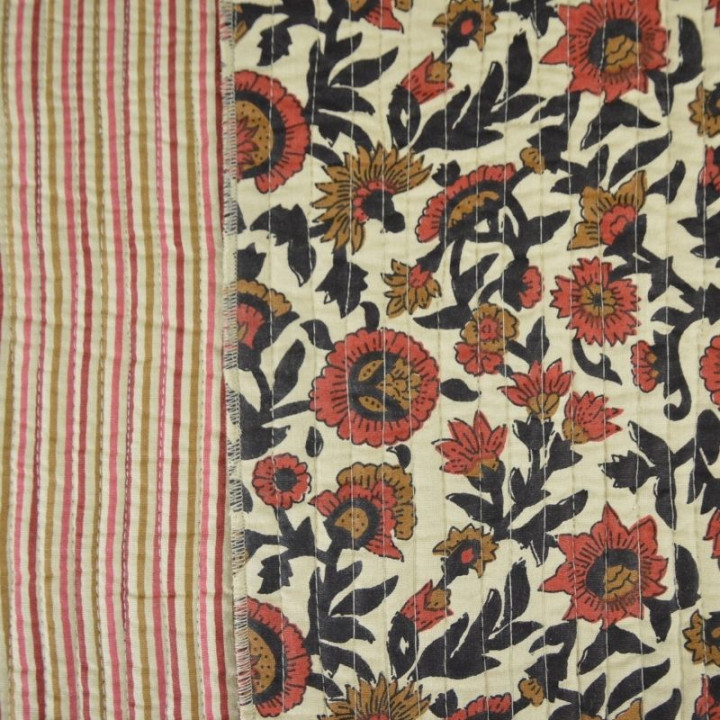 Coton matelassée Bamola motif fleurs Indienne fond écru