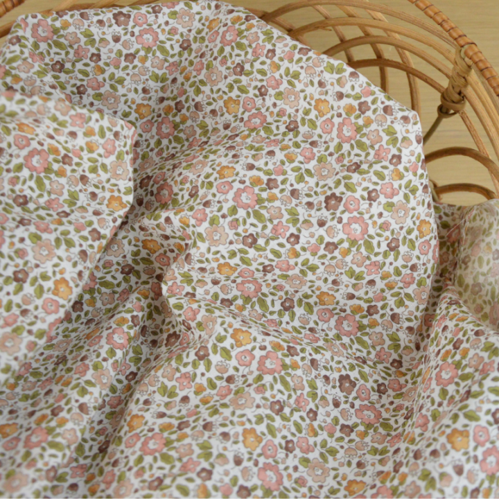 Voile de coton BIO motif fleurs rose et vert - oeko tex
