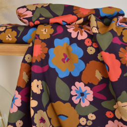 Tissu popeline de viscose Jano - motif fleurs Aubergine et cerise