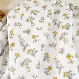 Tissu double gaze de coton Bio Violaine motif fleurs fond blanc