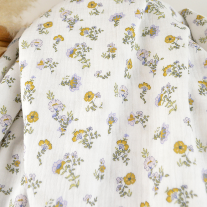 Tissu double gaze de coton Bio Violaine motif fleurs fond blanc