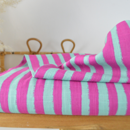 Tissu viscose mélangée à rayures larges vert et fuchsia