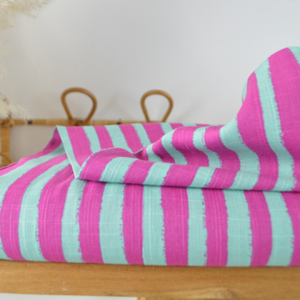 Tissu viscose mélangée à rayures larges vert et fuchsia