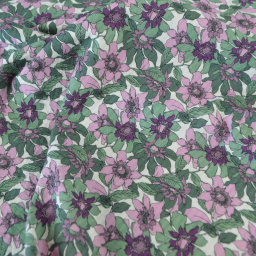 1 coupon de 1m90 -  Seersucker motif Fleurs prune et vertes fond écru