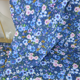 Tissu cretonne coton Marvina motif fleurs fond marine – OEKO TEX