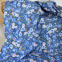 Tissu cretonne coton Marvina motif fleurs fond marine – OEKO TEX