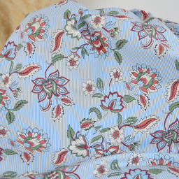 Tissu cretonne coton Panji fleurs et rayures ecru et bleu - OEKO TEX