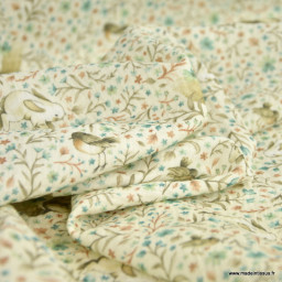 Tissu double gaze coton Alba – Écureuils, lapins et fleurs