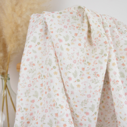 Tissu double gaze coton Calista – Petites fleurs roses