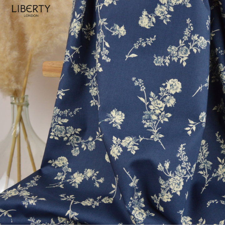 Tissu Liberty Tana Lawn - Elizabeth Sketch - Bleu marine