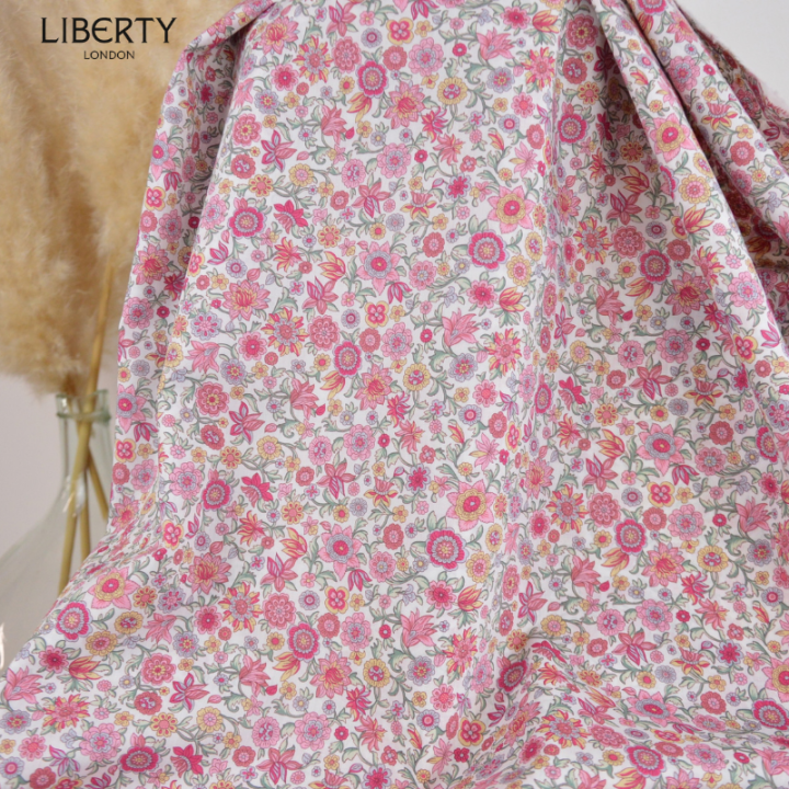 Tissu popeline de coton Liberty Ruth Marina – Fleurs roses