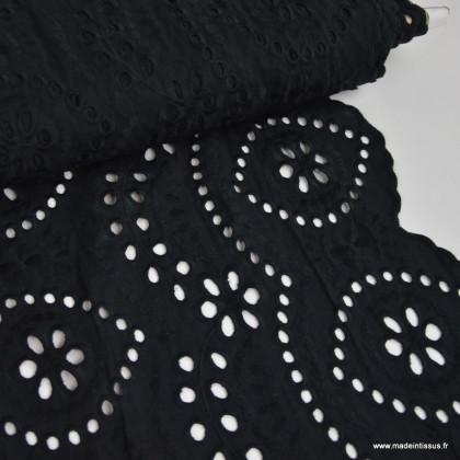 Voile de coton brodé Gaspard motif fleurs noires