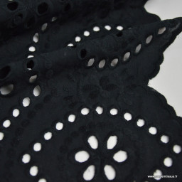 Voile de coton brodé et festonné Gaspard motif fleurs noires